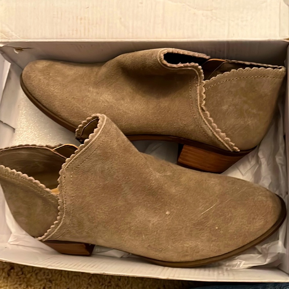 Crown & Ivy Booties